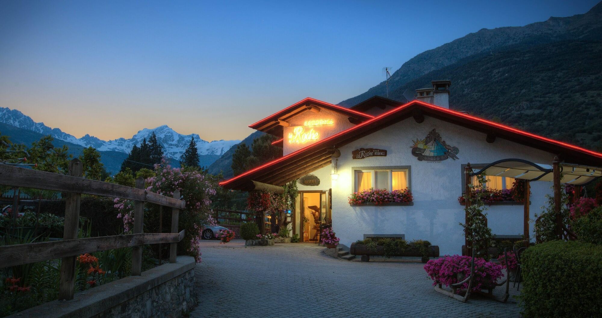 La Roche Hotel Appartments Aosta Exterior photo